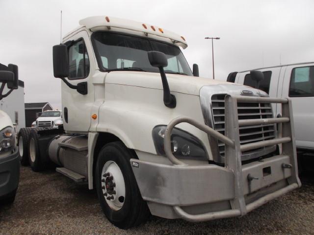 Image #1 (2015 FREIGHTLINER CASCADIA T/A 5TH WHEEL TRUCK)